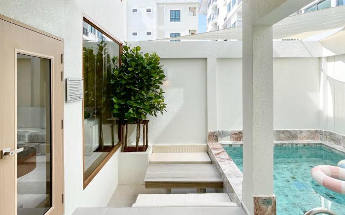 Swan, Private Pool Villa Bangsaen