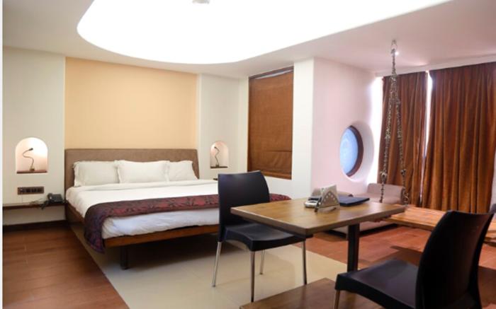 Hotel Panchalee Deluxe, Kolhapur