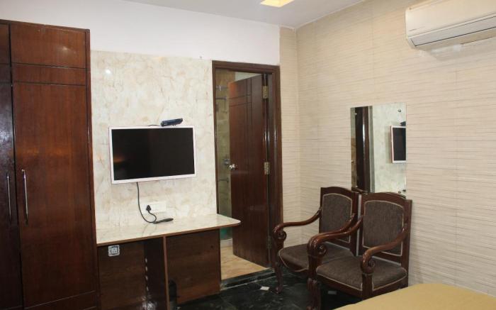 Flourish Inn Saket opposite Max Hospital