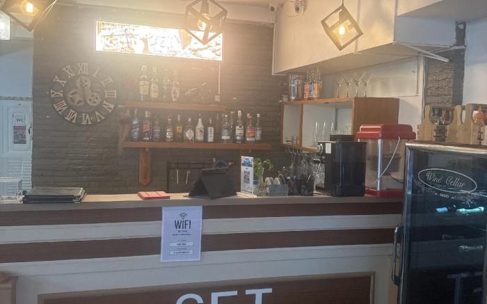 SET INN Restaurant & Bar  R no window 