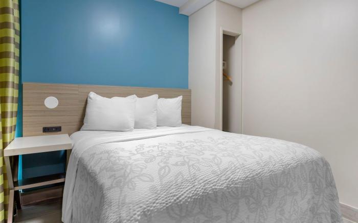 Red Roof PLUS+ Brooklyn - Flatbush Ave