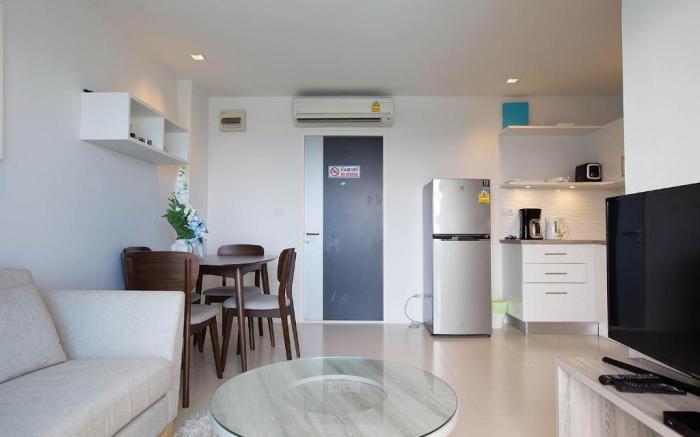 Grandblue Condominium 506