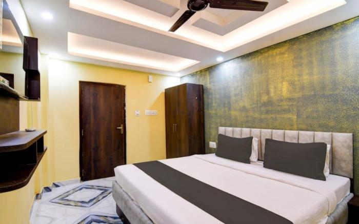 The Crown Inn Madhyamgram