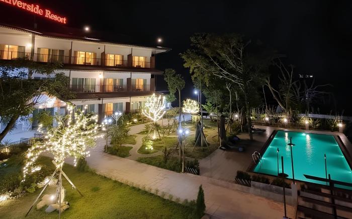 Intimate Riverside Resort Vang Vieng