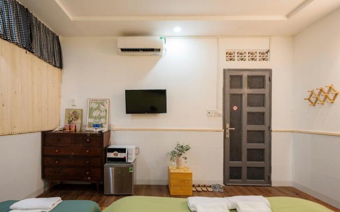 2-bed apartment - Bui Vien district 1