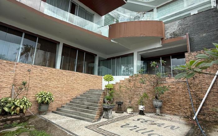 Sean Villa Senggigi Lombok, @4 Bedroom and Jacuzzi