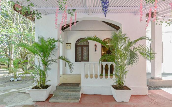 The White House with Private Pool, Calangute Beach