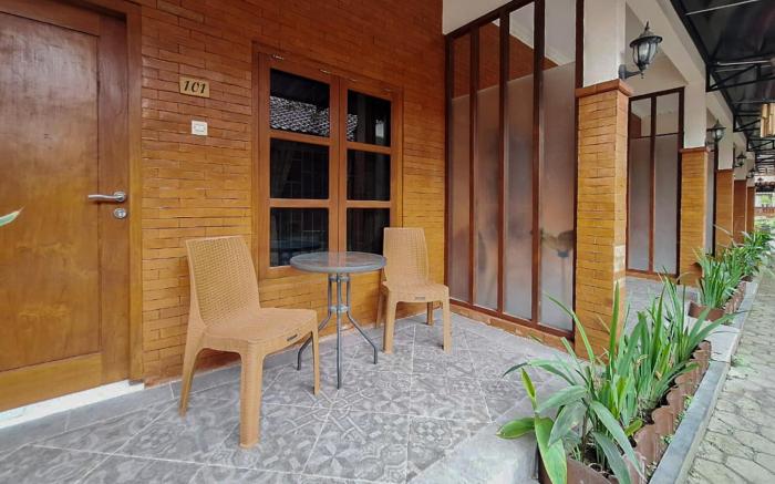 RedDoorz Syariah Omah Tentrem near Pakuwon Mall