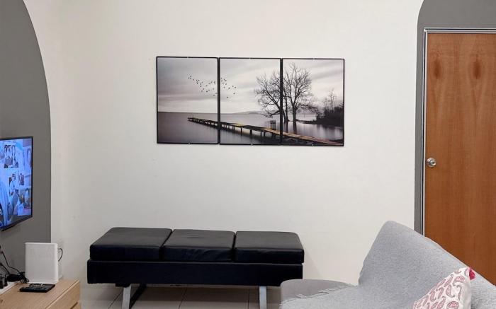 33 - Arty & Cozy Home (King bed) @ Austin Heights