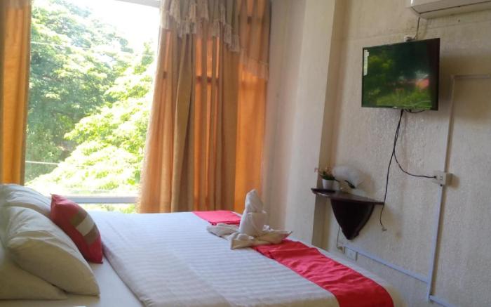 Curv Hotels minutes to Airport- Malls