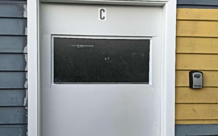 Two double and 1 sofa beds garden chalet, 7C