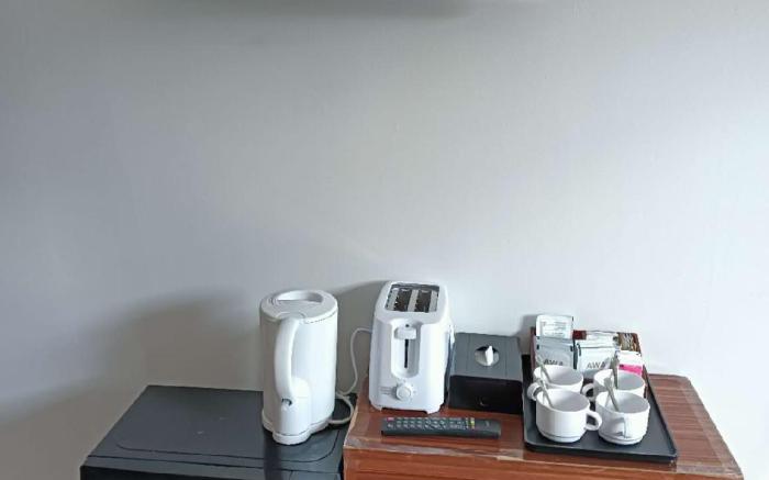 Two double and 1 sofa beds garden chalet, 7C