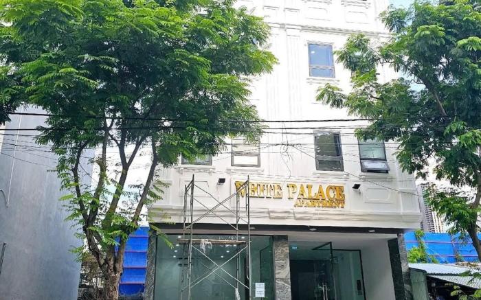 white palace apartment