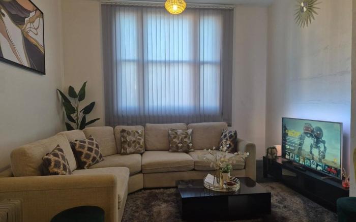 Glams unique one bedroom apartment