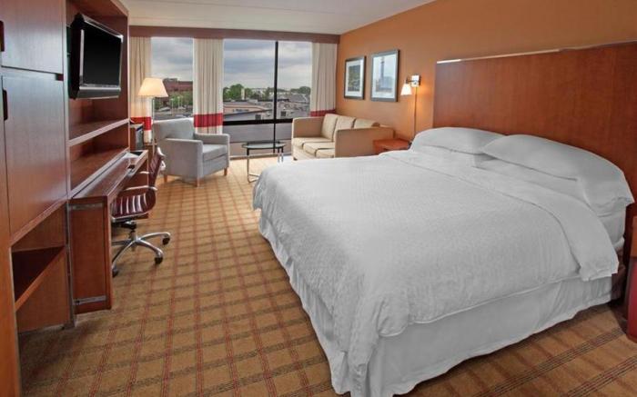 Four Points by Sheraton Philadelphia Northeast