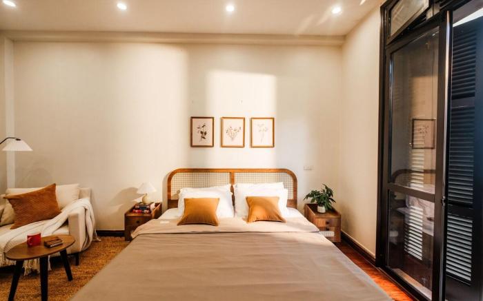 Balcony Studio • 1' to Lake + Free Luggage Storage