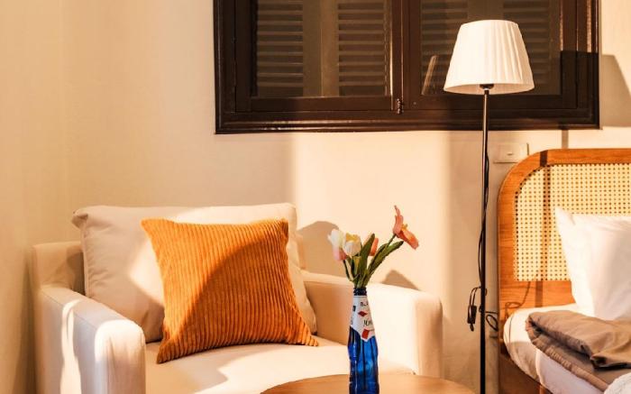 Balcony Studio • 1' to Lake • Free Luggage Storage