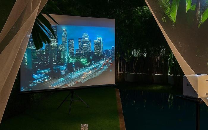 Private Pool & Cinema House