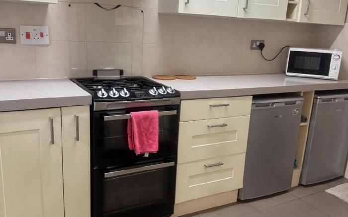 Couple/ Solo Private Room with garden Birmingham