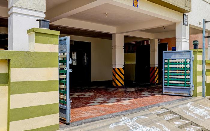 FabHotel AK Elite Luxury Homestay