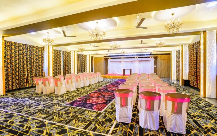 FabHotel Sheen Residences