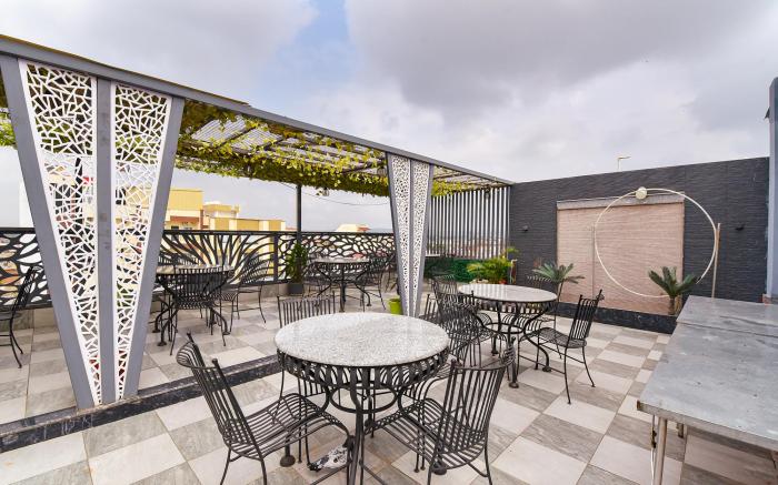 FabHotel Sunroof & Rooftop