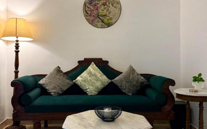 Poolside Vibes | chill , unwind