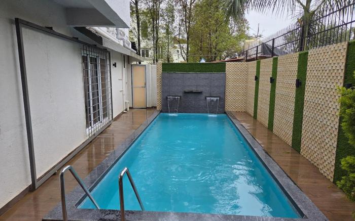 Kozy Villa 4BHK  With Pvt Pool In Lonavala