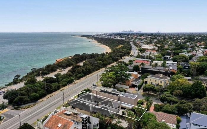 Bayside Melbourne Beachfront Family Home Views