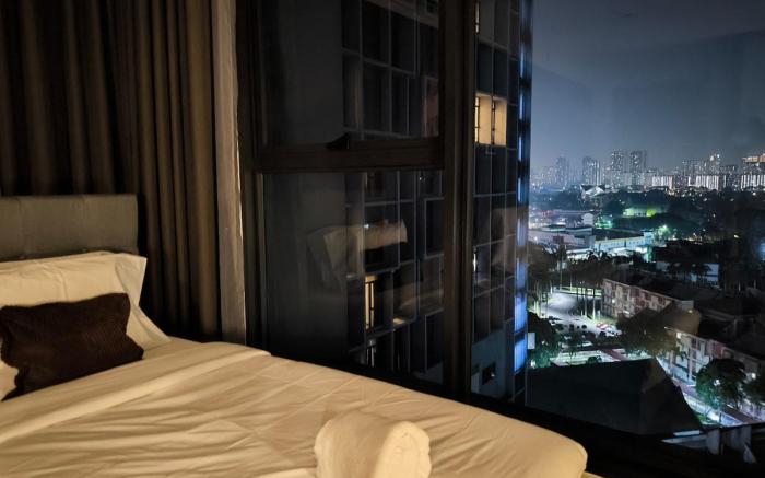 Expressionz A1202 2BR KLCC by Laze Home