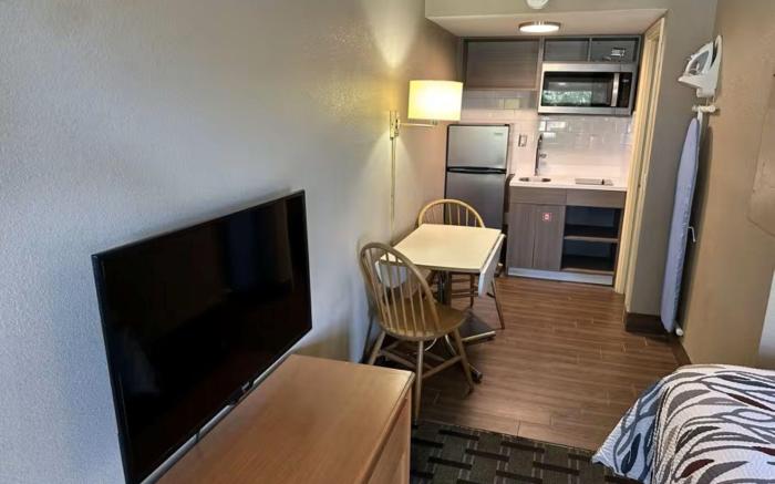 Red Roof Inn & Suites Marysville