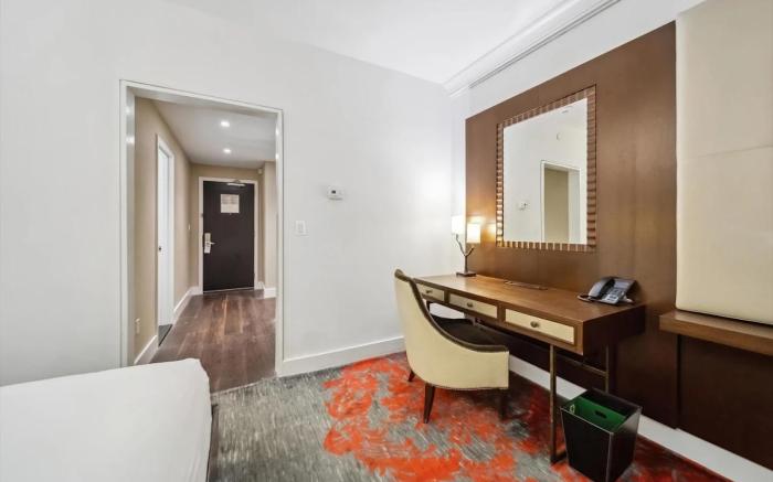 Lexington Plaza Hotel