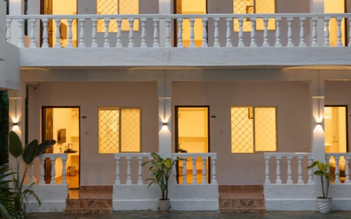 8fold By LaRiSa Siolim GOA