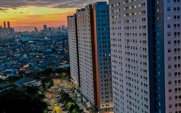 Studio with Cozy Room at Apt Green Pramuka City