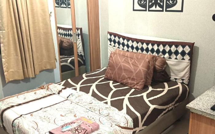 Studio with Cozy Room at Apt Green Pramuka City