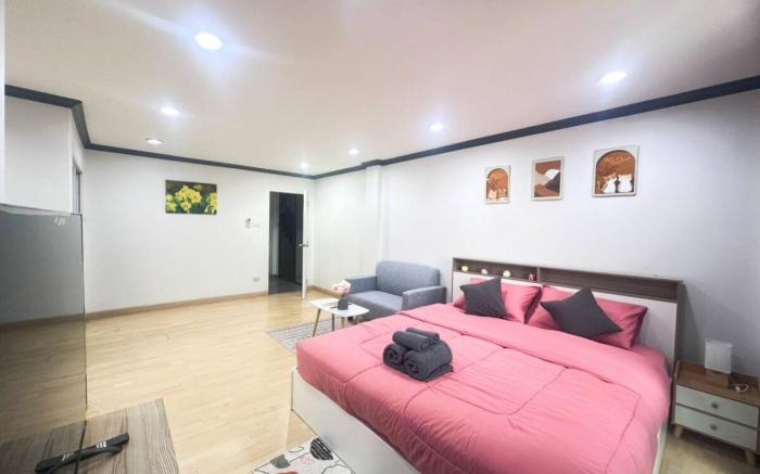 Room with Jacuzzi at Srinakarin