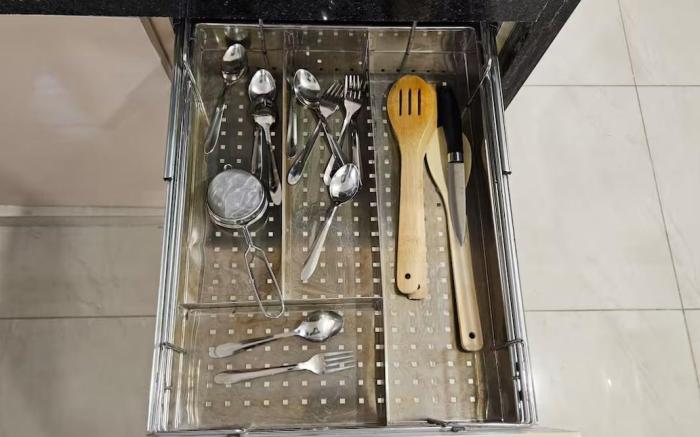 Modern Studio Near Bombay Hospital |Juliet Balcony