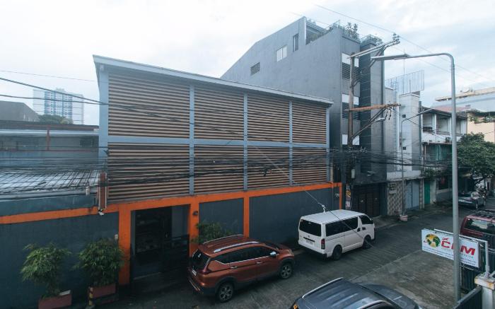 Metro Deluxe Residences