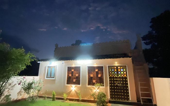 Dakshraj Villa, A peaceful family stay 