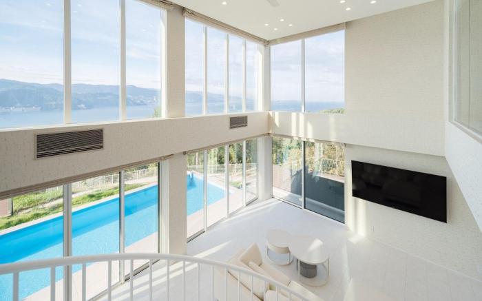 SUSリゾート｜海一望！南熱海に佇む温水プール付き絶景新築Luxury Villa｜温泉×贅沢ステイ