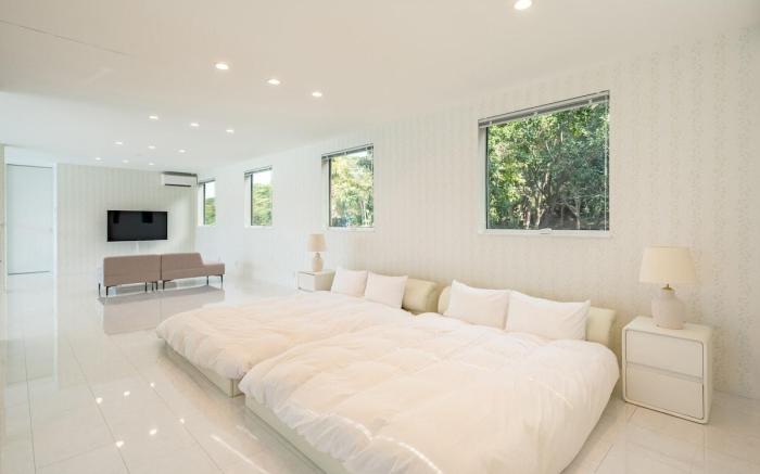 SUSリゾート｜海一望！南熱海に佇む温水プール付き絶景新築Luxury Villa｜温泉×贅沢ステイ