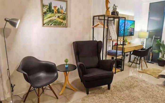 Cozy 5 Pax Designer Suite | High Floor & Luxury