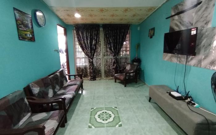 Asyun Homestay Stadium 5km Umt9km 3bilikaircond