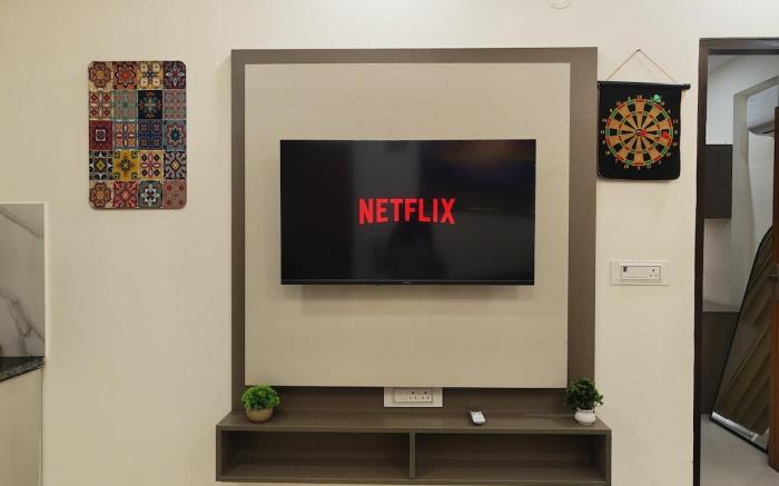 Palatial Dreams | Merakii Stays-Near AkshayPatra