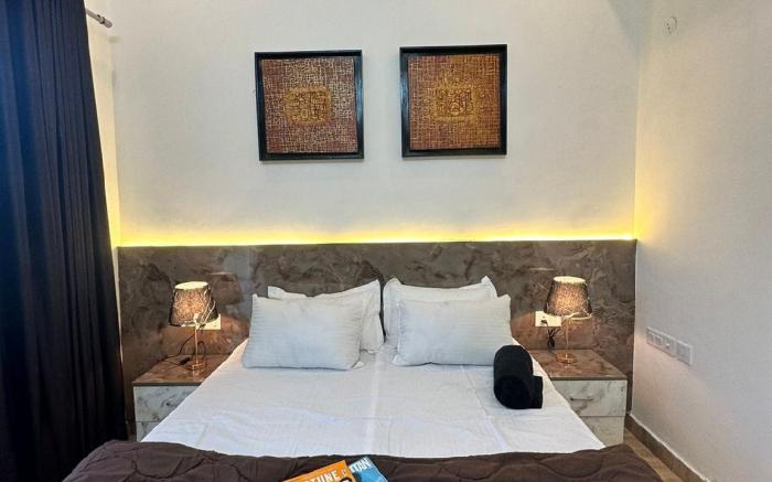 Cosy stay near Expo mart and wipro with balcony