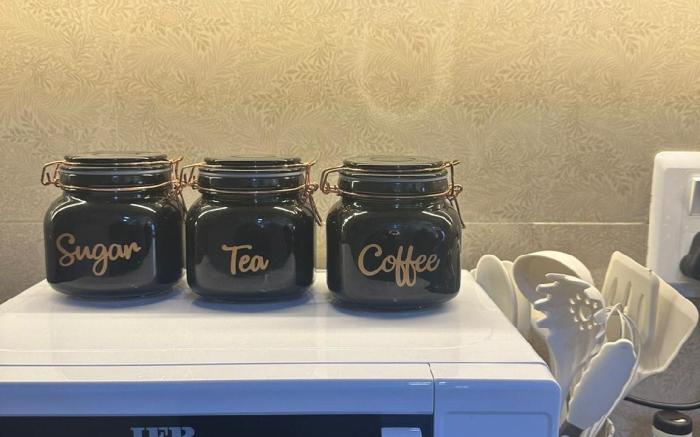 Cosy stay near Expo mart and wipro with balcony