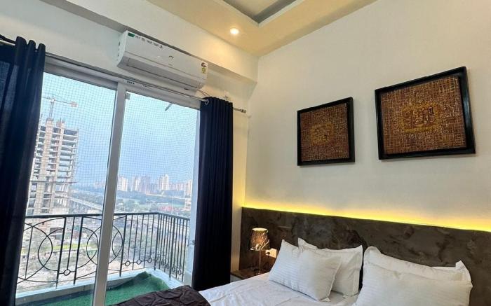 Cosy stay near Expo mart and wipro with balcony