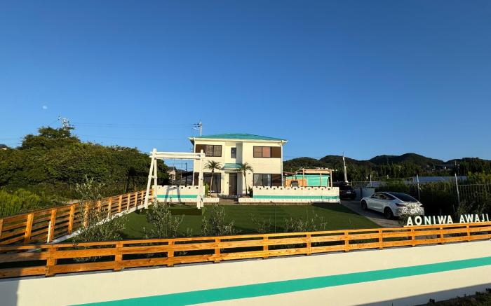 Aoniwa -碧庭- AWAJI｜海・空・ブランコ。