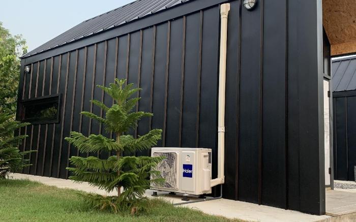 Baan dam บ้านดำ มีแอร์ทุกหลัง