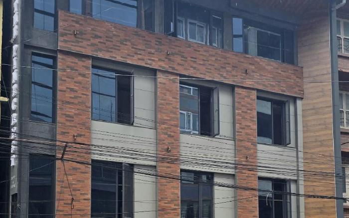 The Pinecrest Hotel & Lounge